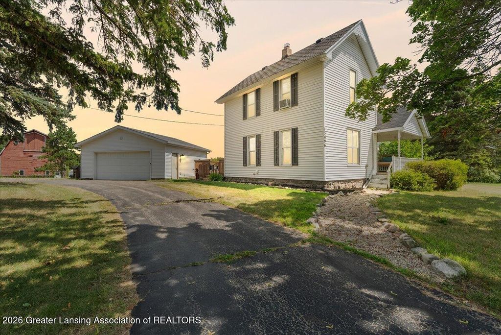 13696 N River Highway, Grand Ledge, MI 48837