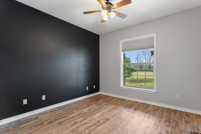 16551 Fox Run Ln, Lindale, TX 75771