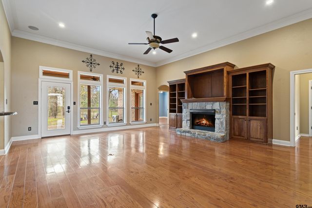 16551 Fox Run Ln, Lindale, TX 75771