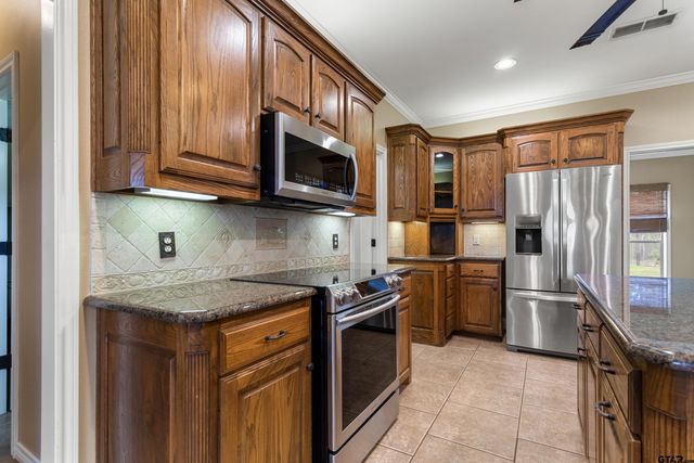 16551 Fox Run Ln, Lindale, TX 75771