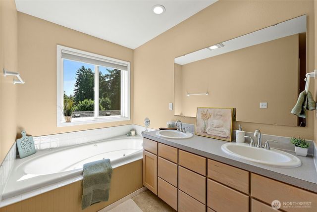 1322 Farwell Avenue NW, Olympia, WA 98502