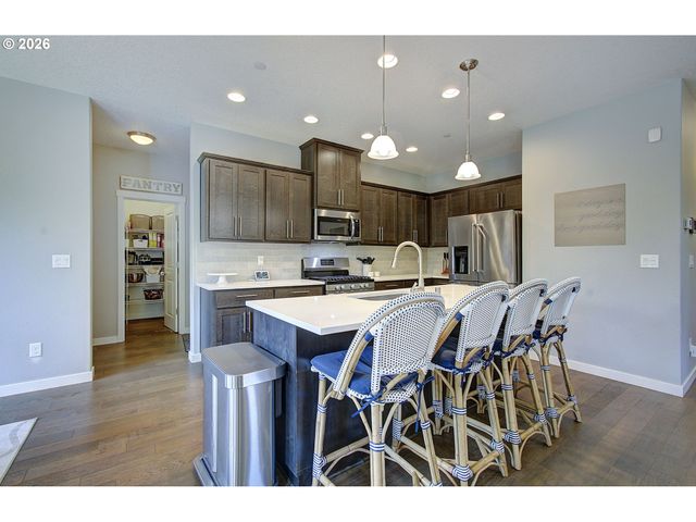 2050 Ne 41ST Ave, Camas, WA 98607