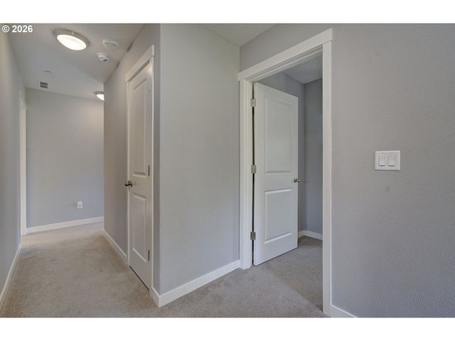 2050 Ne 41ST Ave, Camas, WA 98607