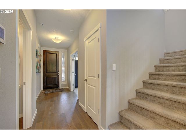 2050 Ne 41ST Ave, Camas, WA 98607