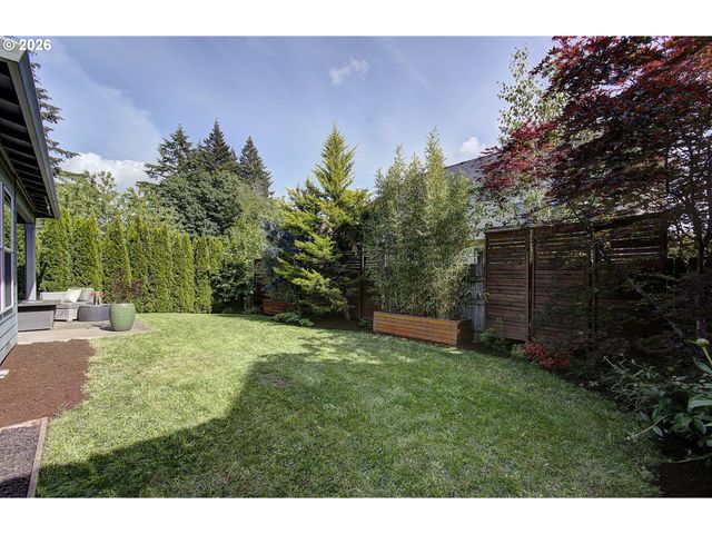 2050 Ne 41ST Ave, Camas, WA 98607