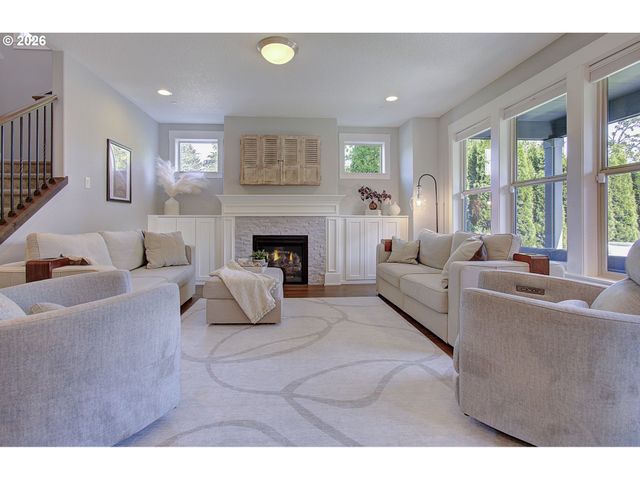 2050 Ne 41ST Ave, Camas, WA 98607