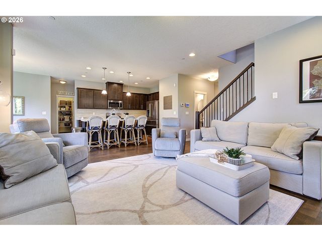 2050 Ne 41ST Ave, Camas, WA 98607