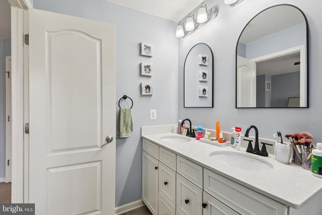 1306 HAWK HOLLOW DR, Crofton, MD 21114