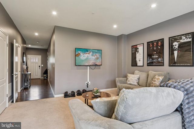 1306 HAWK HOLLOW DR, Crofton, MD 21114