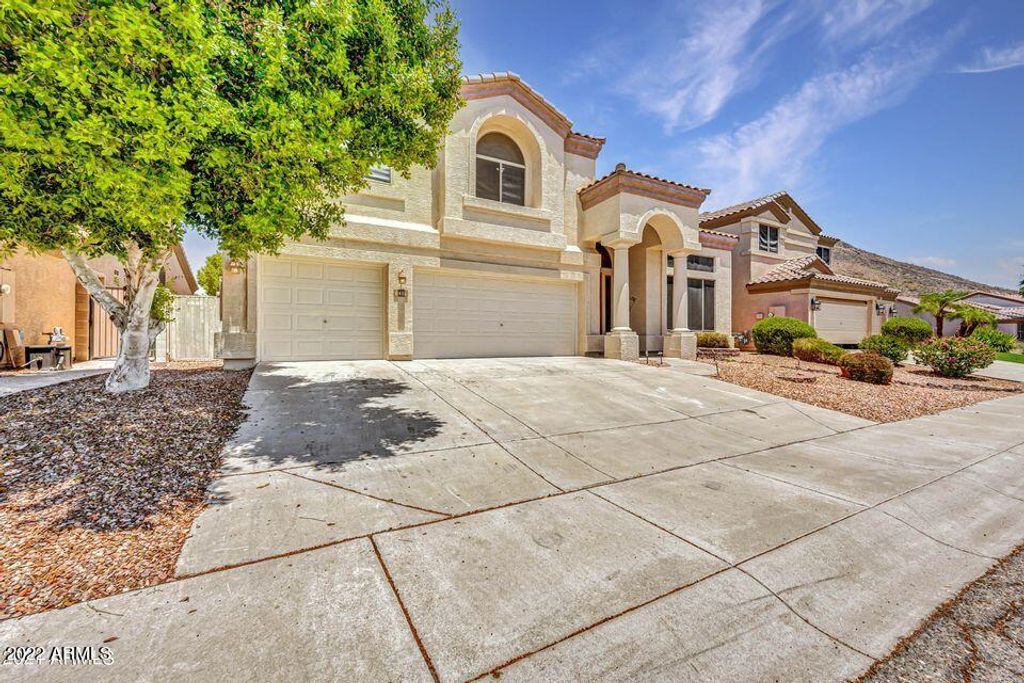 6410 W HACKAMORE Drive, Phoenix, AZ 85083 — photo 2