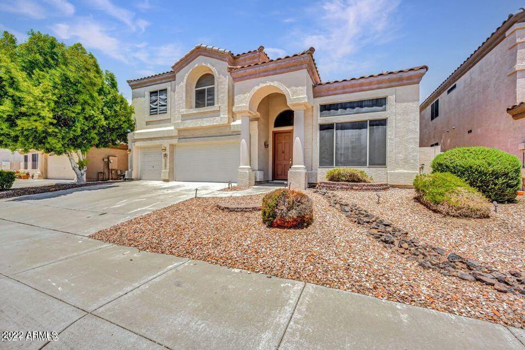 6410 W HACKAMORE Drive, Phoenix, AZ 85083 — photo 4