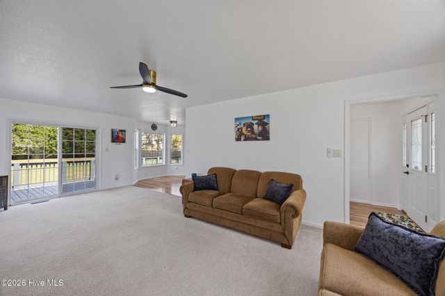 105 Quarter Horse, Havelock, NC 28532