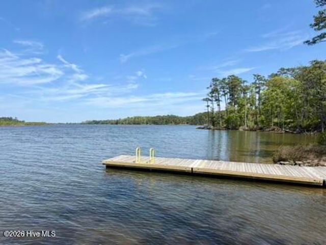 105 Quarter Horse, Havelock, NC 28532