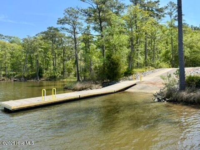 105 Quarter Horse, Havelock, NC 28532