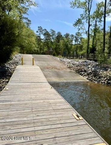 105 Quarter Horse, Havelock, NC 28532