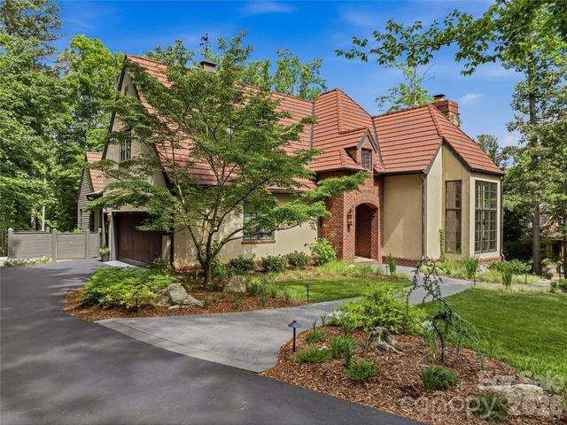907 Kells Blue Court, Biltmore Lake, NC 28715