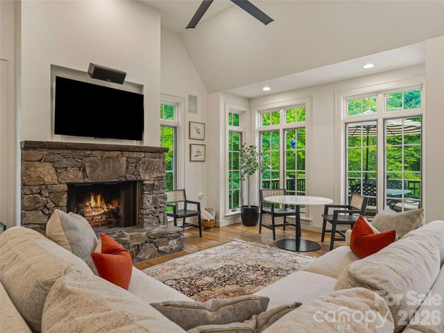 907 Kells Blue Court, Biltmore Lake, NC 28715