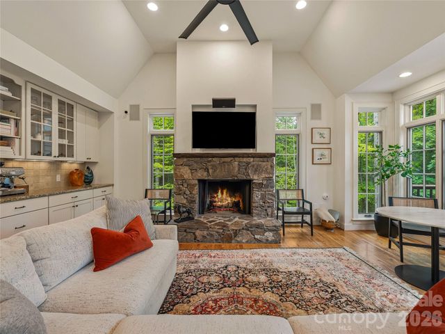 907 Kells Blue Court, Biltmore Lake, NC 28715