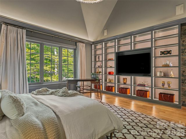 907 Kells Blue Court, Biltmore Lake, NC 28715
