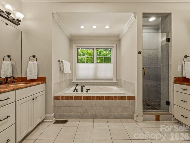 907 Kells Blue Court, Biltmore Lake, NC 28715