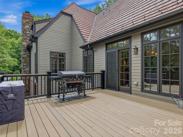 907 Kells Blue Court, Biltmore Lake, NC 28715