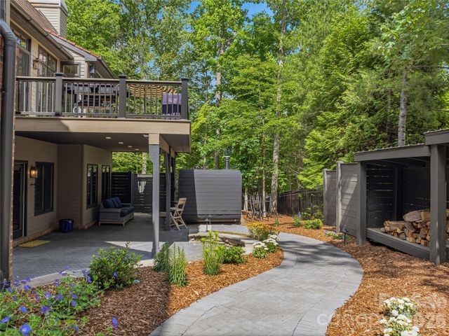 907 Kells Blue Court, Biltmore Lake, NC 28715
