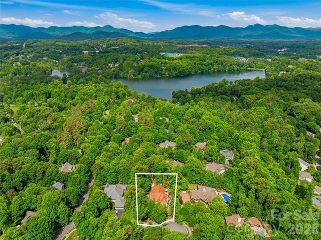 907 Kells Blue Court, Biltmore Lake, NC 28715