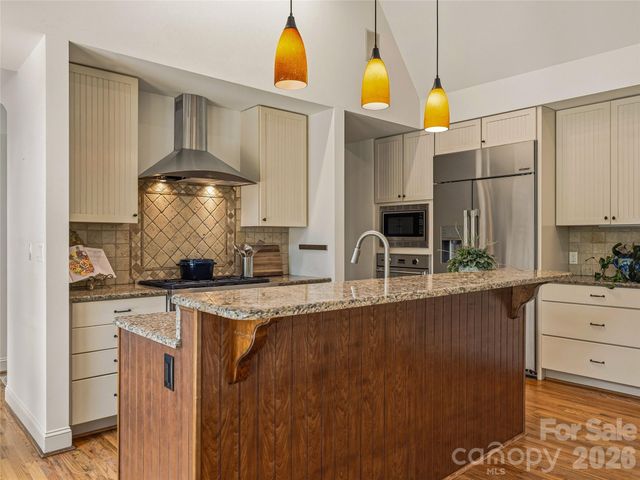 907 Kells Blue Court, Biltmore Lake, NC 28715