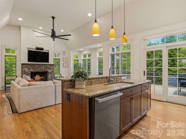 907 Kells Blue Court, Biltmore Lake, NC 28715