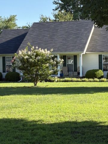 28 Long Meadow Dr, Fayetteville, TN 37334