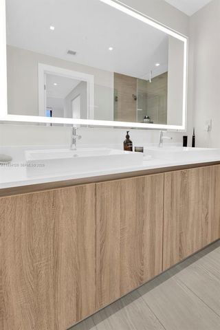 2960 NE 207 Street 810, Aventura, FL 33180