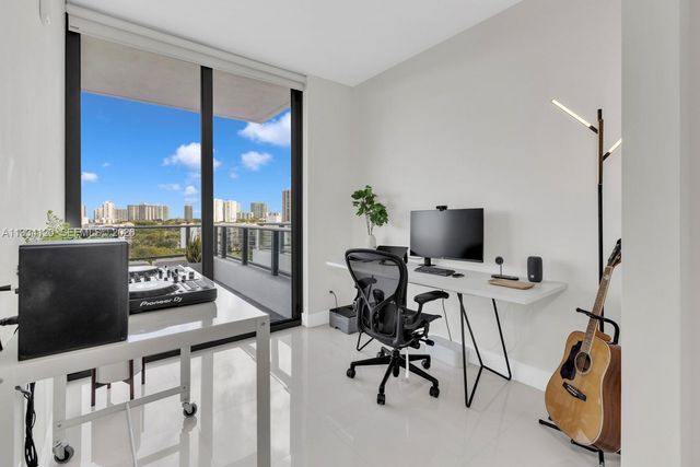 2960 NE 207 Street 810, Aventura, FL 33180