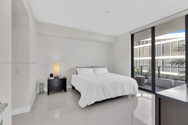 2960 NE 207 Street 810, Aventura, FL 33180