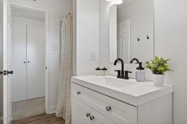 1290 Rugby Avenue, Ventura, CA 93004