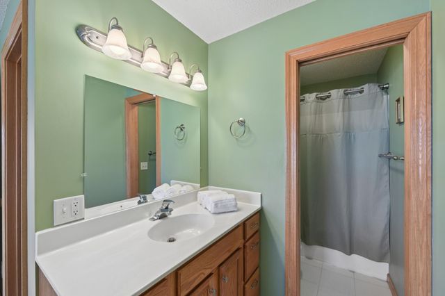 696 Buttercup Court, Hudson, WI 54016