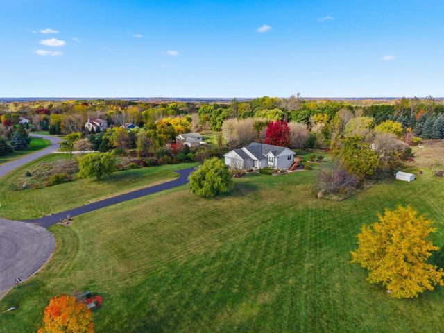 696 Buttercup Court, Hudson, WI 54016