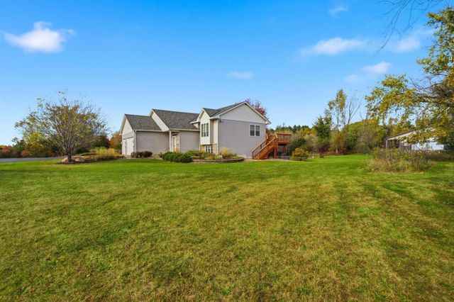 696 Buttercup Court, Hudson, WI 54016