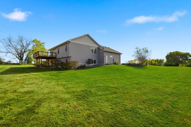 696 Buttercup Court, Hudson, WI 54016