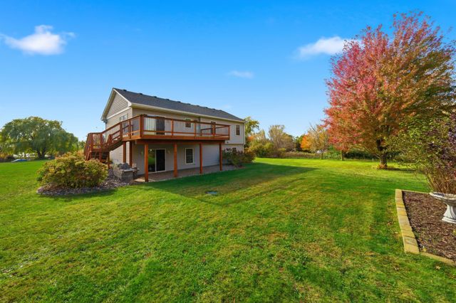696 Buttercup Court, Hudson, WI 54016