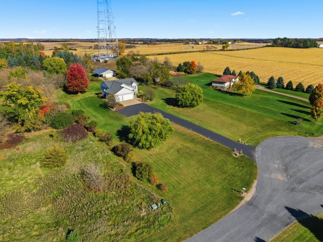 696 Buttercup Court, Hudson, WI 54016