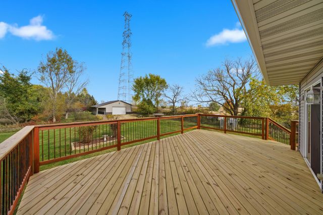 696 Buttercup Court, Hudson, WI 54016