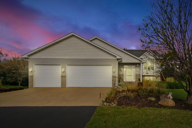 696 Buttercup Court, Hudson, WI 54016