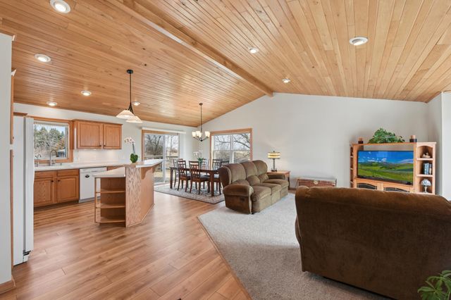 696 Buttercup Court, Hudson, WI 54016