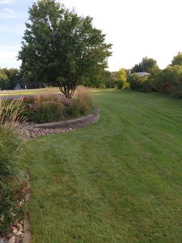 696 Buttercup Court, Hudson, WI 54016