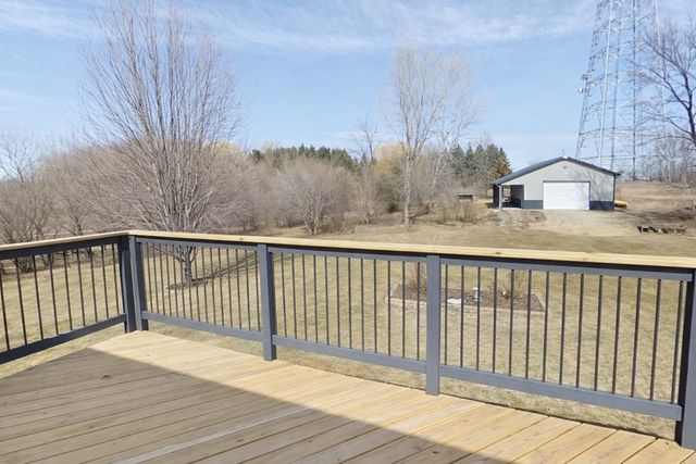 696 Buttercup Court, Hudson, WI 54016