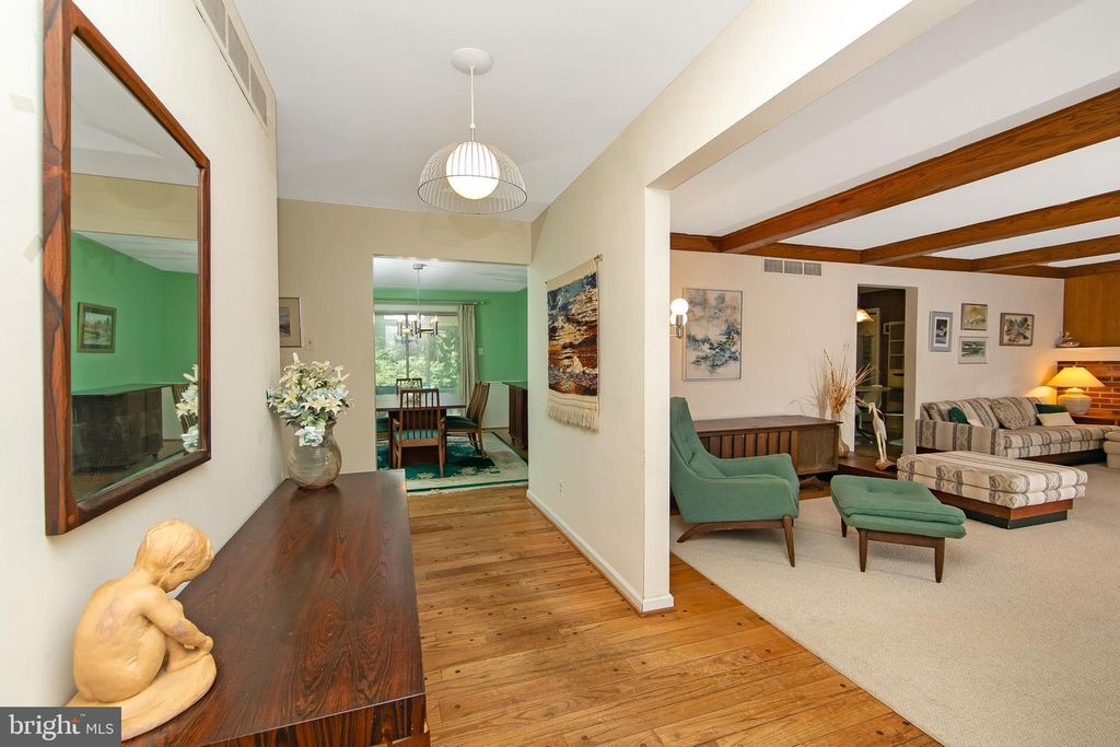 5 ELM CT, Medford, NJ 08055