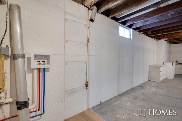 948 Becker Road, Muskegon Twp, MI 49445