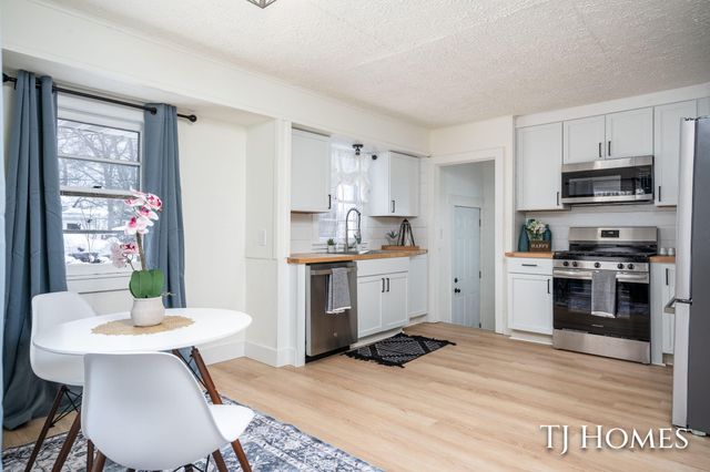 948 Becker Road, Muskegon Twp, MI 49445