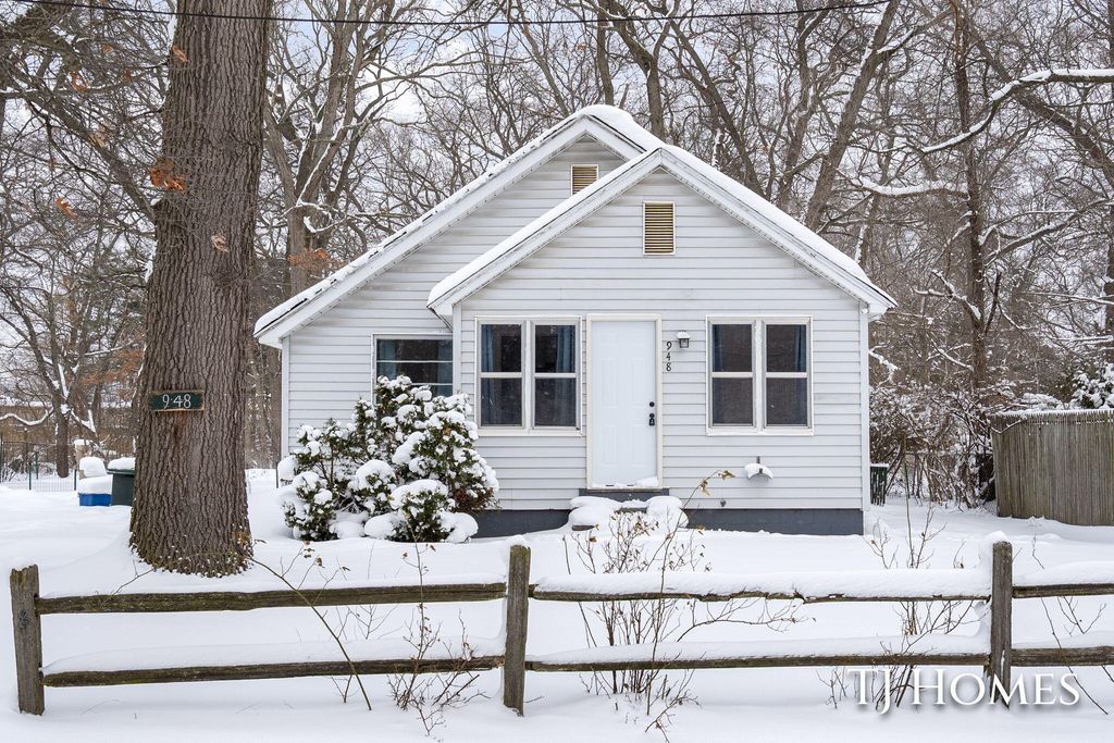 948 Becker Road, Muskegon Twp, MI 49445