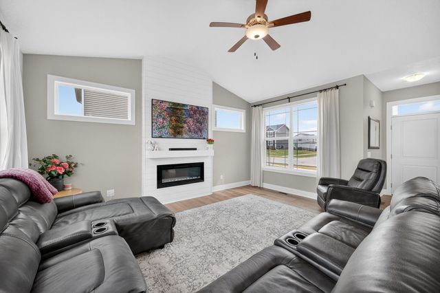 1804 E Euclid Avenue, Indianola, IA 50125